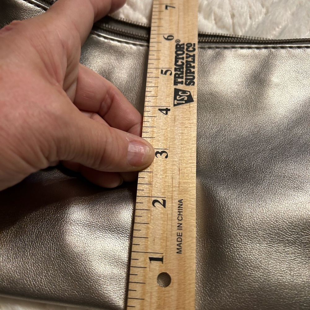 Woven Leather Bag. No scratches or stains. Rarely used. Measurements in photos. - Picture 11 of 15